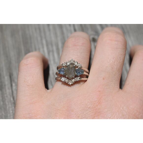 Labradorite and Montana Sapphire engagement ring raw stone ring alternanative - Picture 6 of 7